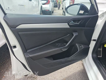 2025 Volkswagen Jetta Sport - miniatura 9