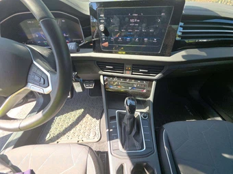 2025 Volkswagen Jetta Sport - miniatura 7