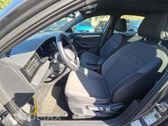 2025 Volkswagen Jetta Sport - miniatura 3