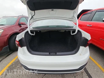 2025 Volkswagen Jetta Sport - miniatura 16