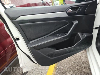 2025 Volkswagen Jetta Sport - miniatura 9