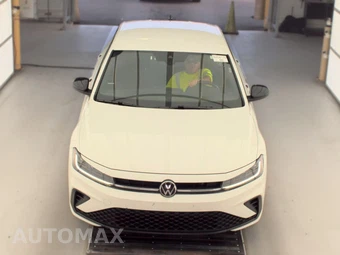 2025 Volkswagen Jetta Sport - miniatura 2