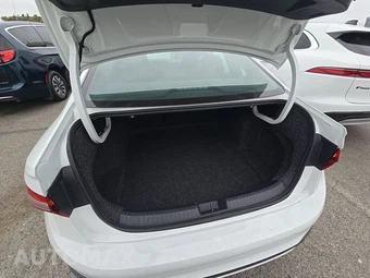 2025 Volkswagen Jetta Sport - miniatura 16