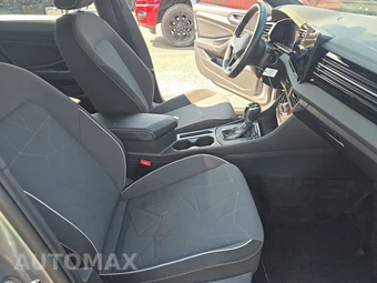 2025 Volkswagen Jetta Sport - miniatura 8