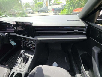 2025 Volkswagen Jetta Sport - miniatura 19