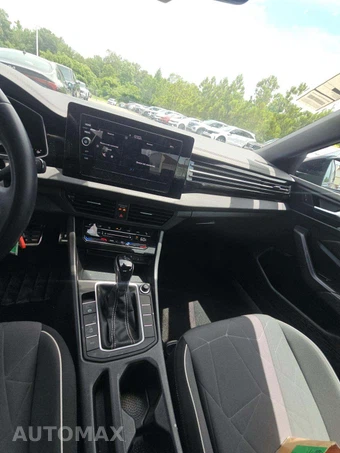 2025 Volkswagen Jetta Sport - miniatura 10