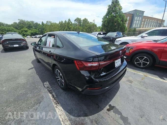 2025 Volkswagen Jetta Sport - miniatura 2