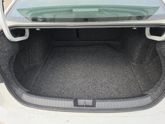 2025 Volkswagen Jetta Sport - miniatura 16