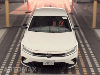 2025 Volkswagen Jetta Sport - miniatura 2