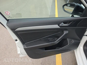 2025 Volkswagen Jetta Sport - miniatura 9