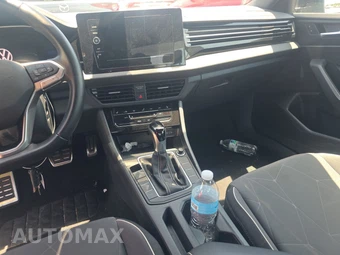 2025 Volkswagen Jetta Sport - miniatura 11
