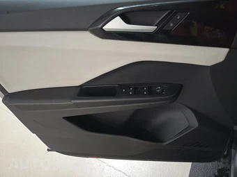 2025 Volkswagen Taos S - miniatura 9