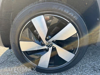 2025 Volkswagen Taos S - miniatura 3