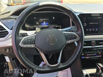 2025 Volkswagen Taos SE - miniatura 10