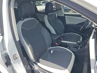 2025 Volkswagen Taos SE – miniatura 8