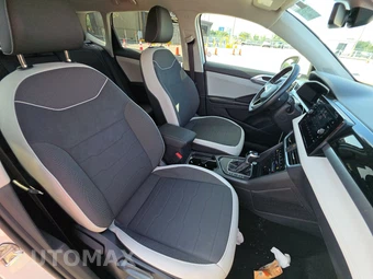 2025 Volkswagen Taos SE - miniatura 8