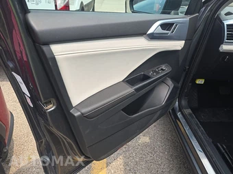 2025 Volkswagen Taos SE - miniatura 9