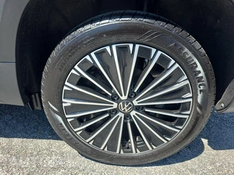 2025 Volkswagen Taos SE – miniatura 11