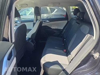 2025 Volkswagen Taos SE – miniatura 16