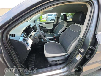 2025 Volkswagen Taos SE - miniatura 3