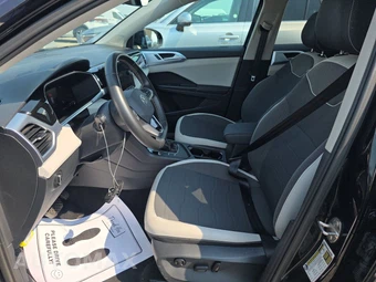 2025 Volkswagen Taos SE - miniatura 7