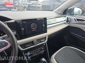 2025 Volkswagen Taos SE - miniatura 11