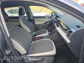 2025 Volkswagen Taos SE - miniatura 8