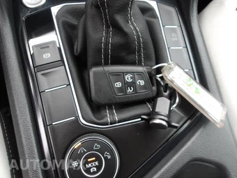 2025 Volkswagen Taos SE - miniatura 16