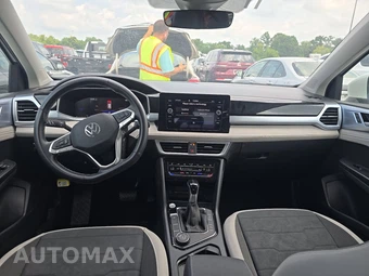 2025 Volkswagen Taos SE - miniatura 11