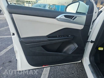 2025 Volkswagen Taos SE - miniatura 9