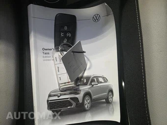 2025 Volkswagen Taos SE - miniatura 3