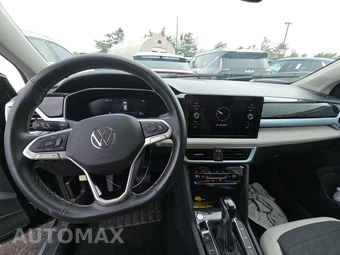 2025 Volkswagen Taos SE - miniatura 11
