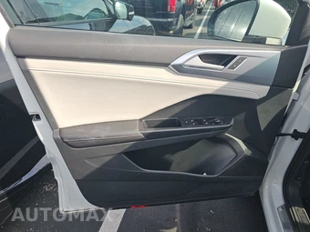 2025 Volkswagen Taos SE - miniatura 9