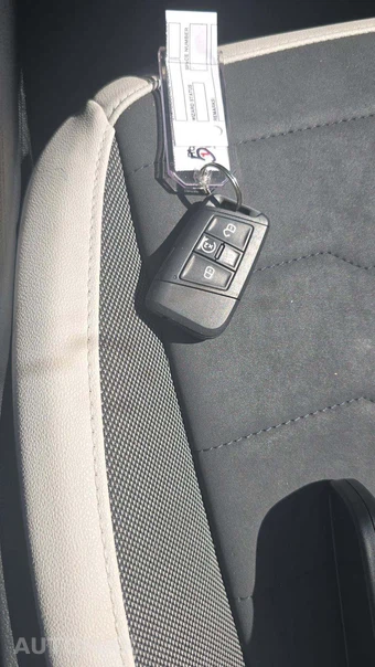 2025 Volkswagen Taos SE - miniatura 18