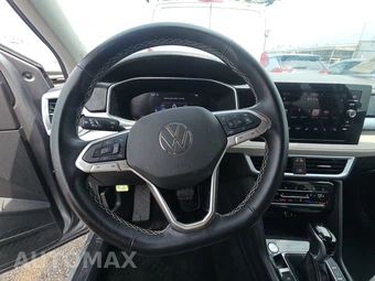 2025 Volkswagen Taos SE - miniatura 10