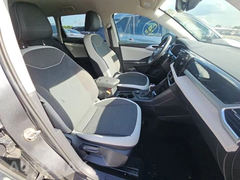 2025 Volkswagen Taos SE - miniatura 8