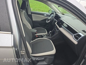 2025 Volkswagen Taos SE - miniatura 8