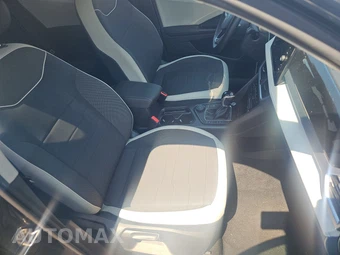 2025 Volkswagen Taos SE - miniatura 8
