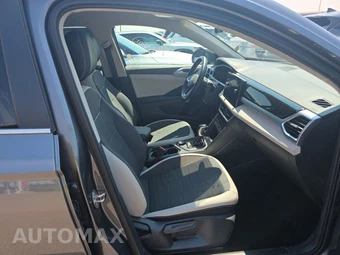 2025 Volkswagen Taos SE - miniatura 8