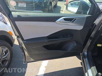 2025 Volkswagen Taos SE - miniatura 9
