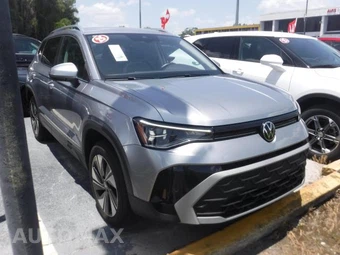 2025 Volkswagen Taos SE - miniatura 10