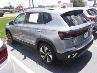 2025 Volkswagen Taos SE - miniatura 15