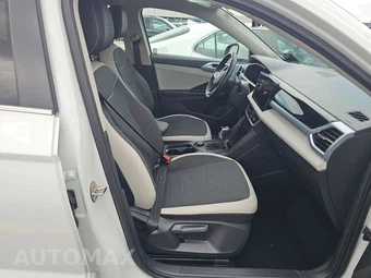 2025 Volkswagen Taos SE - miniatura 8