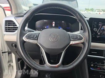 2025 Volkswagen Taos SE - miniatura 10