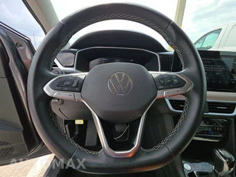 2025 Volkswagen Taos SE - miniatura 10