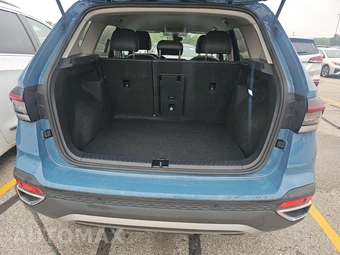 2025 Volkswagen Taos SE - miniatura 16