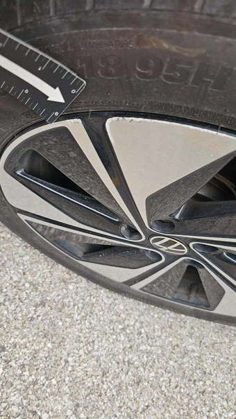 2025 Volkswagen Taos SE - miniatura 23