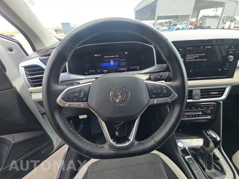 2025 Volkswagen Taos SE - miniatura 10