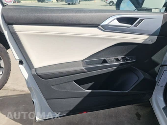 2025 Volkswagen Taos SE - miniatura 9