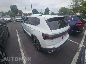 2025 Volkswagen Taos SE - miniatura 2